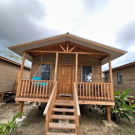 Bed and Breakfast Tuquil-Ha Ladyville Екстер'єр фото