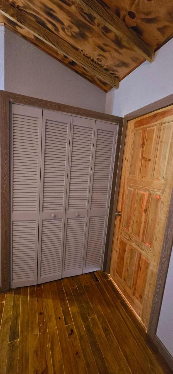 Bed and Breakfast Tuquil-Ha Ladyville Екстер'єр фото